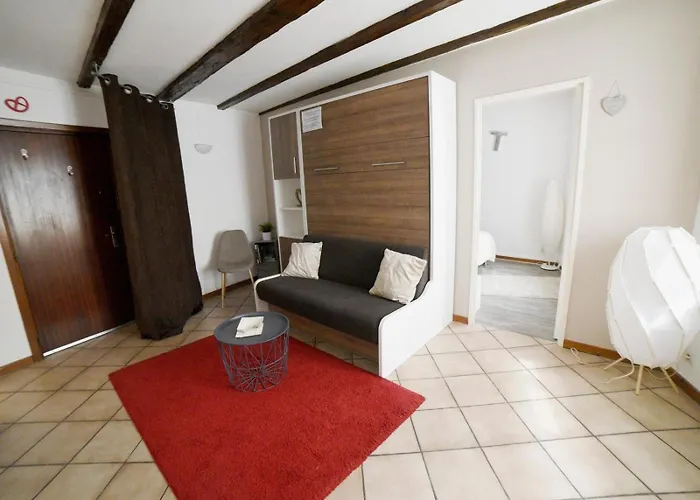 Chez Mumu Апартаменты *